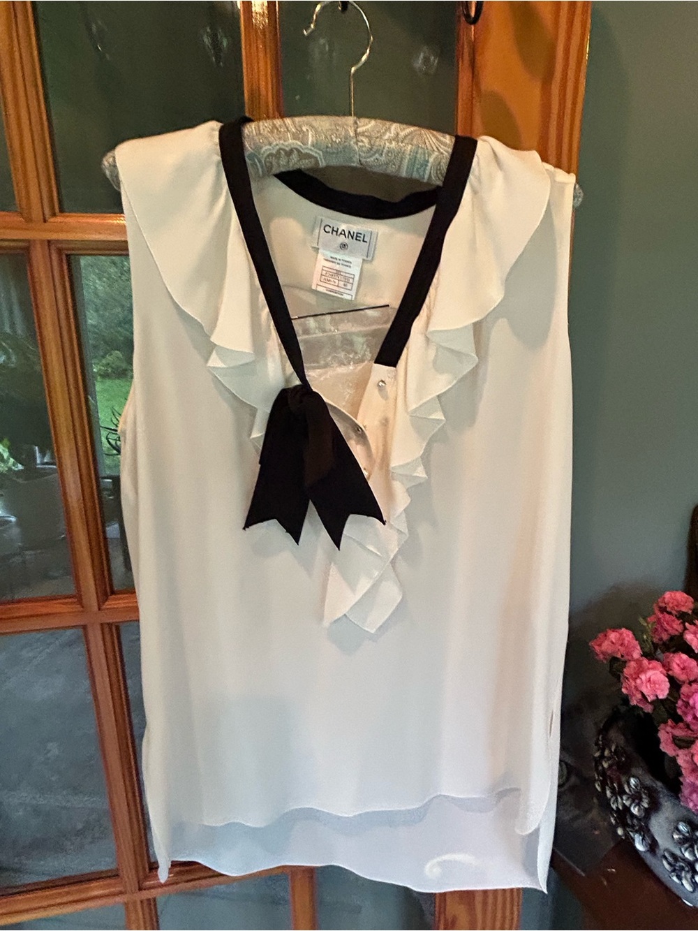 Vintage Chanel EU 40 Silk diesel Button Blouse New
